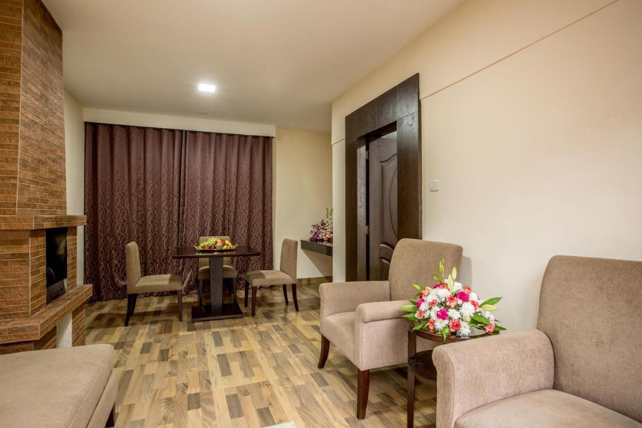 Hotel Lakeview ウーティ エクステリア 写真