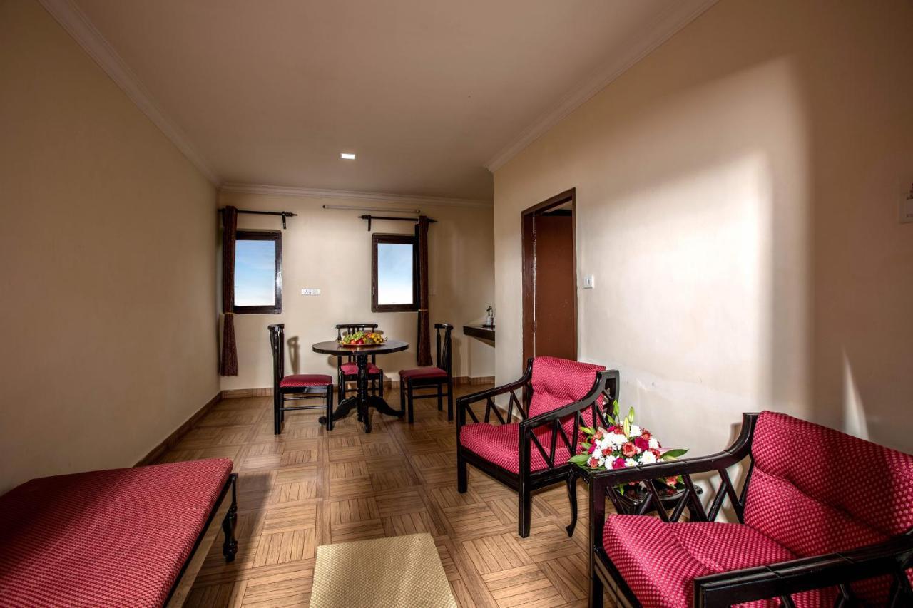 Hotel Lakeview ウーティ エクステリア 写真